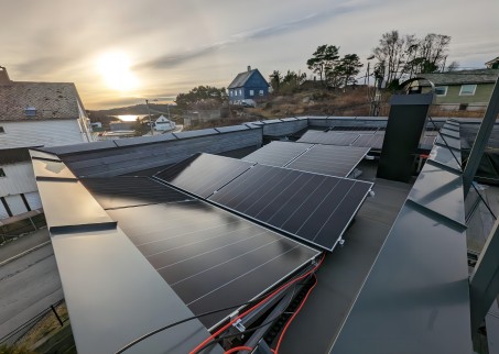 Wie wäre es mit der Installation einer Photovoltaik-Stromerzeugung für den Haushalt auf dem Dach?